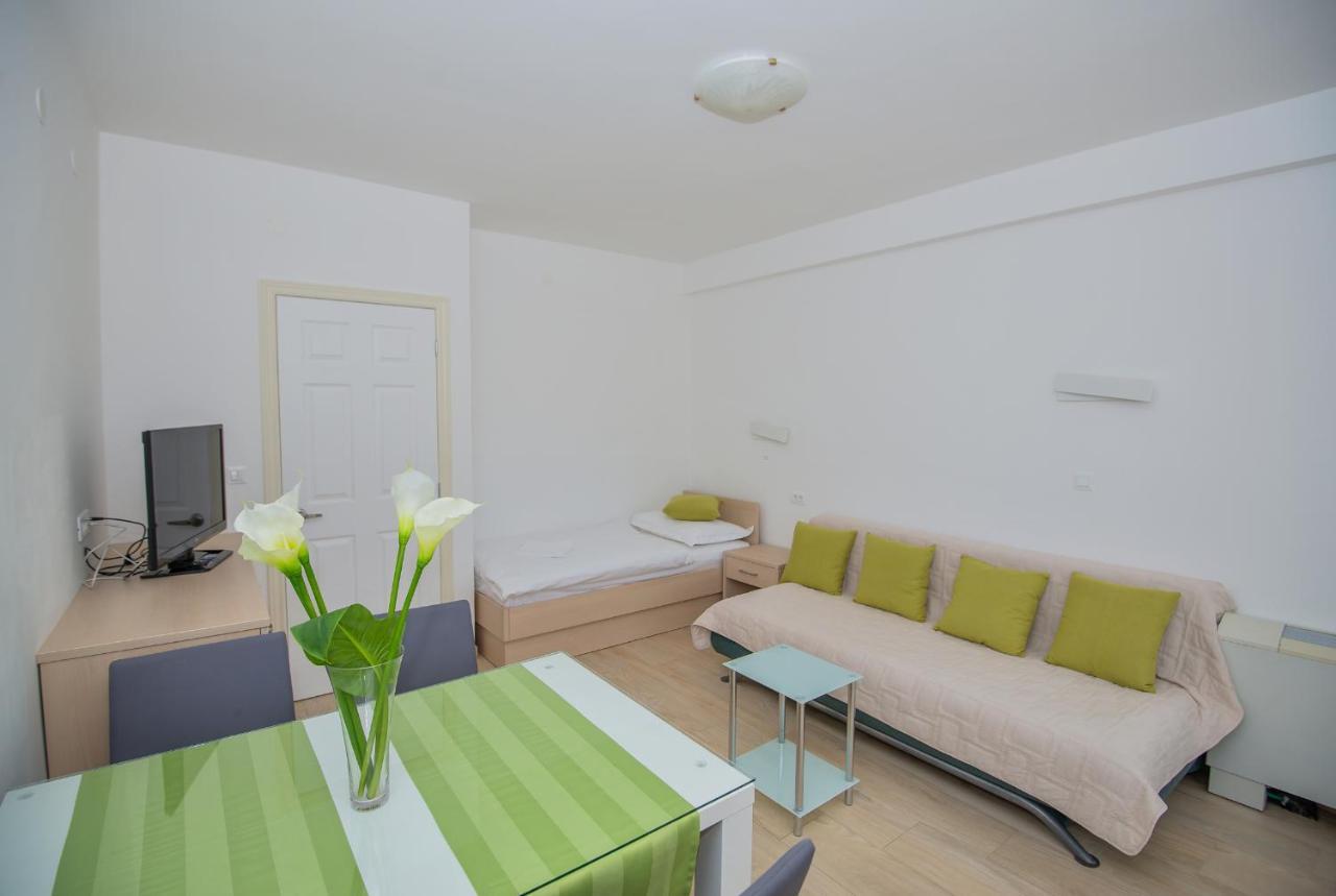 Apartments Beach Makarska Exterior photo